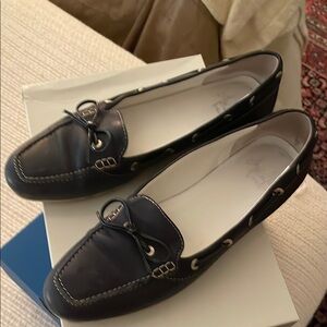 Women's 7N navy blue flats in nautical boat-shoe style (Used/No box)